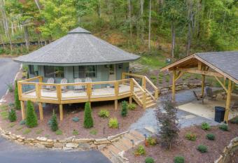 Tree House Lodging Two in Springdale Golf Resort allows 18 year olds to book a room