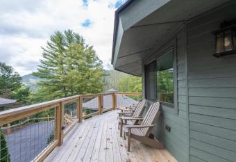 Tree House Lodging Three in Springdale Golf Resort allows 18 year olds to book a room