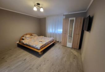 Casa Berzelor allows 18 year olds to book a room