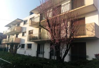 Appartement id  alement situ   allows 18 year olds to book a room