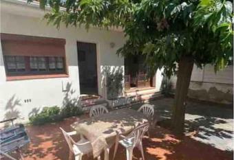 Maison proche plage allows 18 year olds to book a room