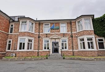 OYO The Baltimore Hotel allows 18 year olds to book a room