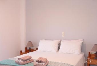 cosy apartment near the sea has Balcony rooms