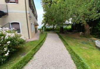 Lodge Villa Maria has Balcony rooms