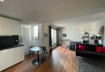 The Prism ,studio on the top floor with a balcony has Balcony rooms