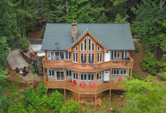 Lily's Lookout Lodge - Helen, GA has Balcony rooms