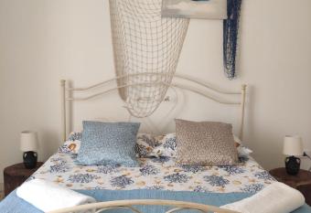 Da Nonna Italia has Balcony rooms