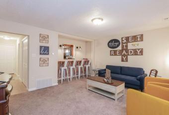 Boardgame Bungalow by the Beach - Perfect Getaway has Balcony rooms