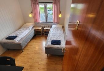 Heart of the City (Hotel B  li   Guesthouse) allows 18 year olds to book a room