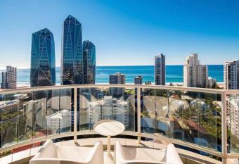 Hotel Room - Surfer s Paradise has rooms with a private hot tub