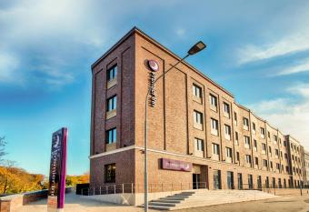 Premier Inn L  beck City Stadtgraben allows 18 year olds to book a room