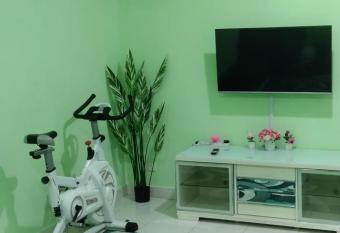 Homestay Merbau Bandar Putra Kulai has Balcony rooms