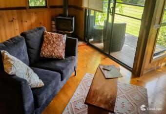 Tuckeroo Cottages & Gardens has Balcony rooms