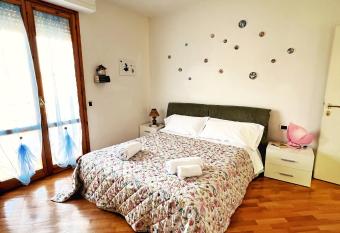 One More Page House - Per un soggiorno da Favola has Balcony rooms