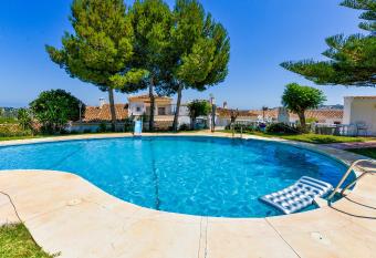 Mijas Puebla Aida allows 18 year olds to book a room