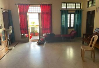 City Style Cottage has Balcony rooms