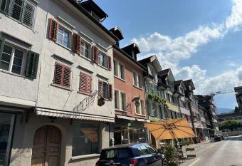 Charmante 2.5 Zimmer-Wohnung has Balcony rooms