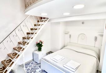 Residenza Giuseppe has Balcony rooms