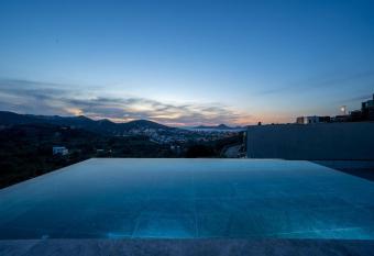 Hills Deluxe - Relaxed Luxury in style and serenity has Balcony rooms