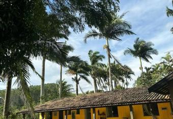 Pousada Recanto dos P  ssaros has Balcony rooms