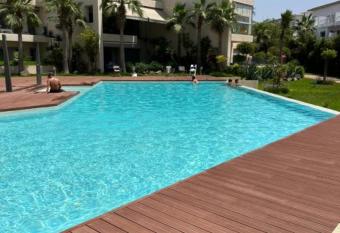 Appartement de haut standing. allows 18 year olds to book a room