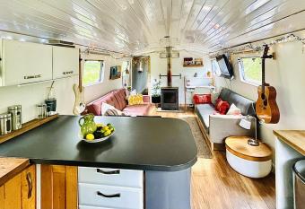 Boutique Boat Stays Contemporary Barge has Balcony rooms