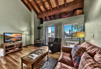 Newly Remodeled Studio plus Loft- Lakeland Village condo has Balcony rooms