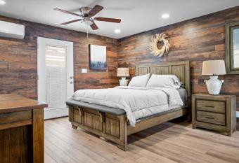 11 Chelsea Place condo has Balcony rooms