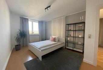 WH-Immobilien:Citynah mit Balkon has Balcony rooms