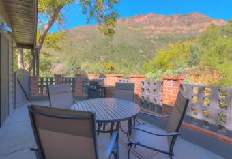 Destination Oak Creek has Balcony rooms