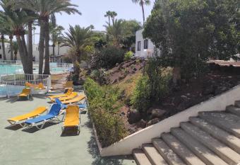 Alojamientos Playa Centro Corralejo a allows 18 year olds to book a room