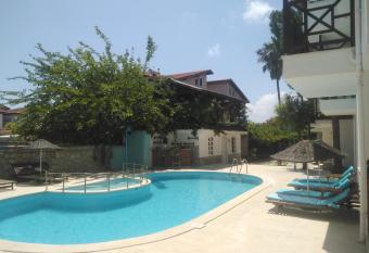 Turtle beach apart has Smoking/Balcony rooms