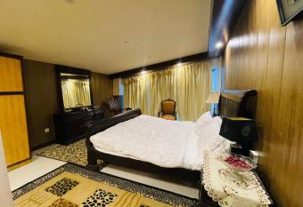 Misty Mountain has Smoking/Balcony rooms