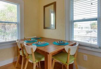 1BR 1BA NorthStar Bungalow. Just Steps to the beach and the bay. has Balcony rooms