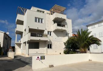 Villa LILI has Balcony rooms