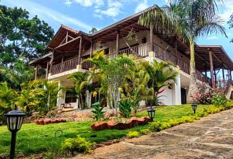 Villa Higueras has Balcony rooms