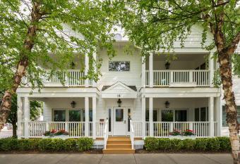 The Neighborhood Hotel New Buffalo has Balcony rooms