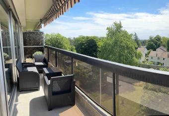 Spacieux Appartement 4 Lits avec Balcons has Balcony rooms