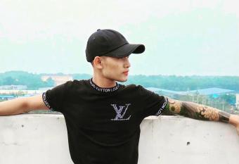 Ph  ng tr    l has Balcony rooms