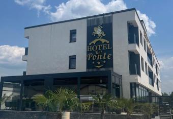 Hotel Del Ponte has Balcony rooms