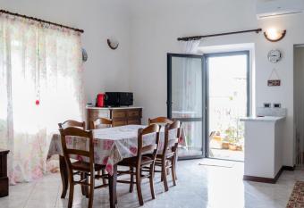 Casa dei Renai by Typney has Balcony rooms