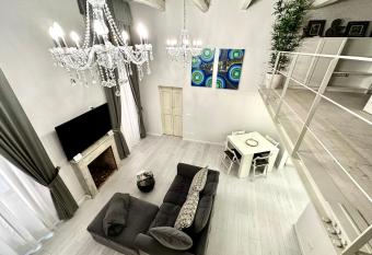 VILLA[S] TIVOLI Premium Hospitality allows 18 year olds to book a room