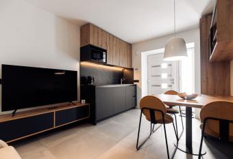 APARTMENTS Goldi Superior has Balcony rooms