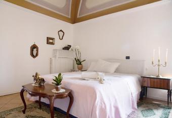 Dimora Ettore has Balcony rooms