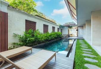 Cove Ransha Stay allows 18 year olds to book a room