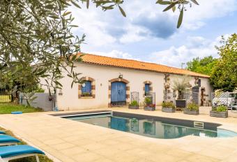 Gite de l olifani  re has Balcony rooms