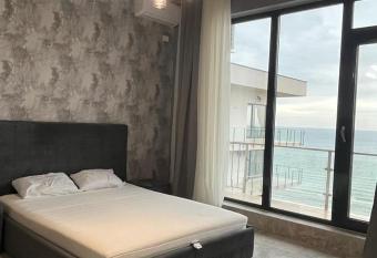 MAMAIA NORD FRONT BEACH RESIDENCE 2 allows 18 year olds to book a room