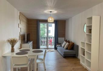 Appartement cosy has Balcony rooms