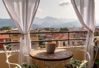 Attico Mare has Balcony rooms