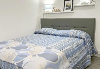 SeaView Nicotera Marina allows 18 year olds to book a room